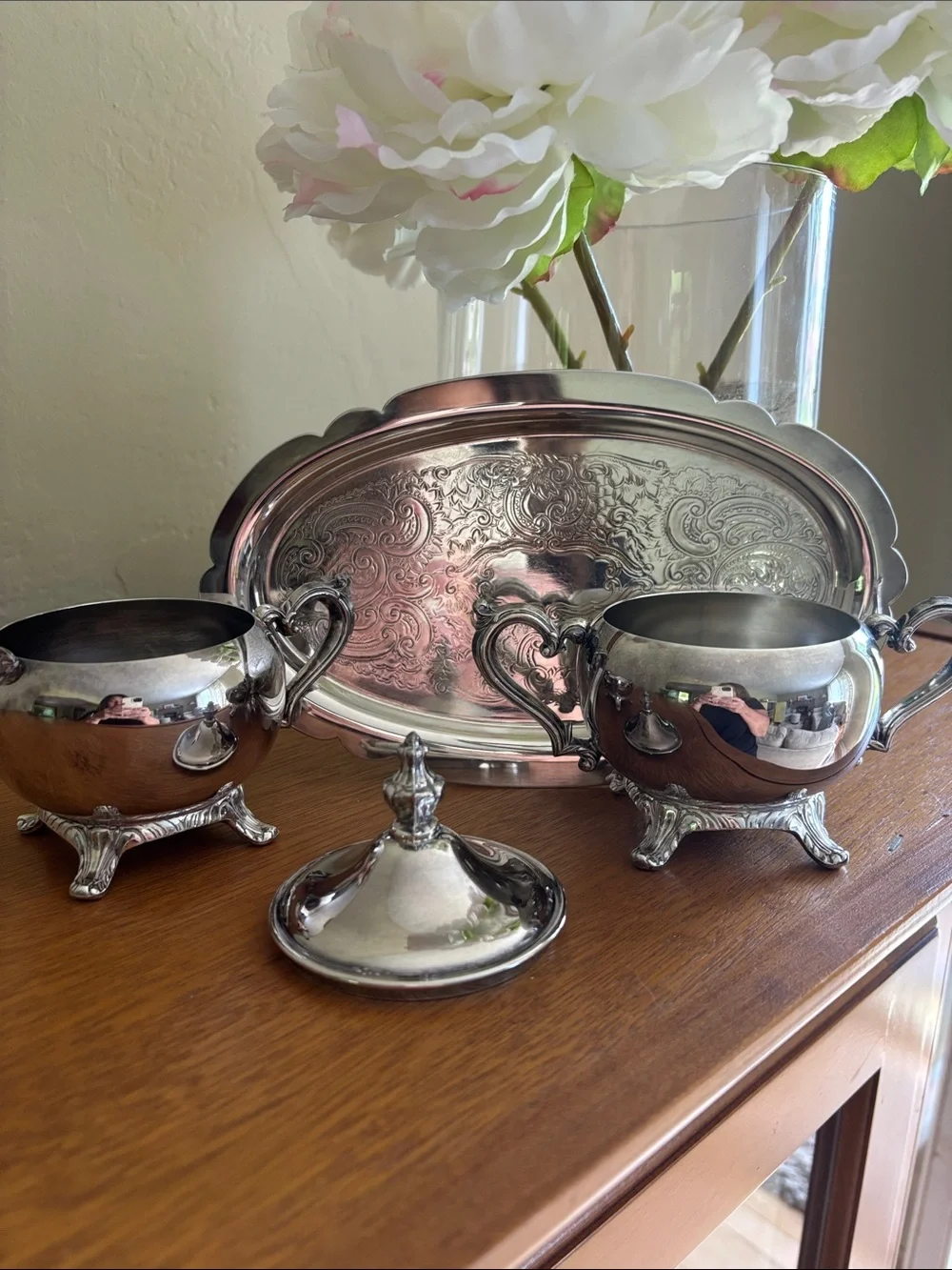Silver plated Sheridan cream and sugar set with plate server